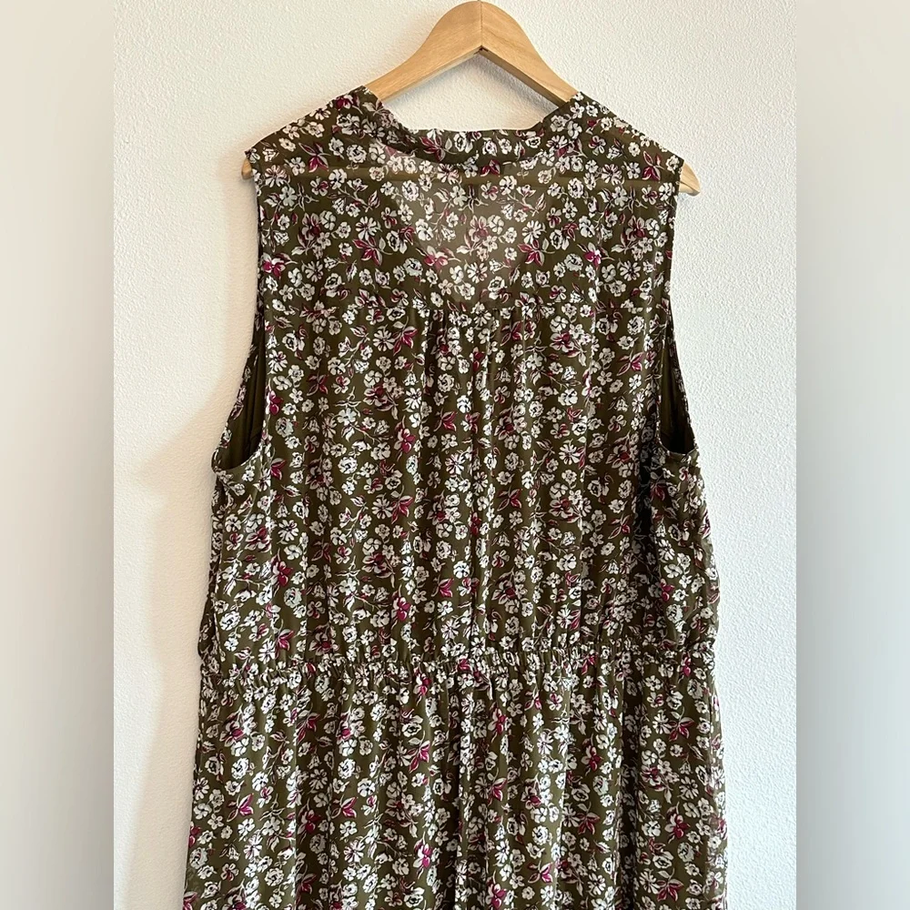 NWT Lane Bryant maxi dress. Perfect for fall. Army green size 22/24.Has pockets. - Picture 5 of 10